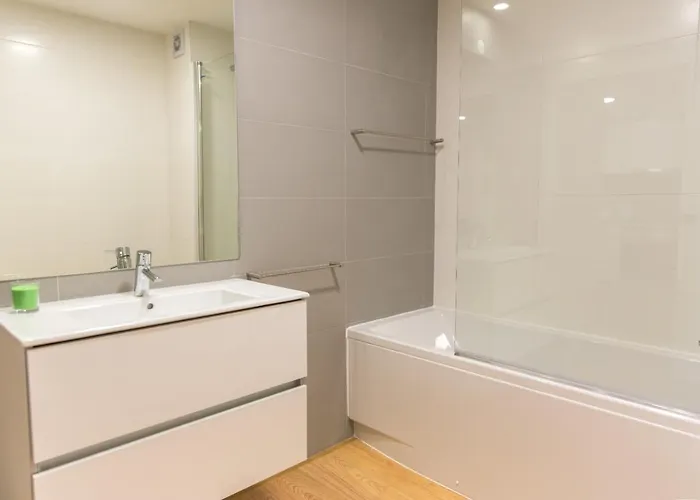 Downtown 44 Πόντα Ντελγκάντα