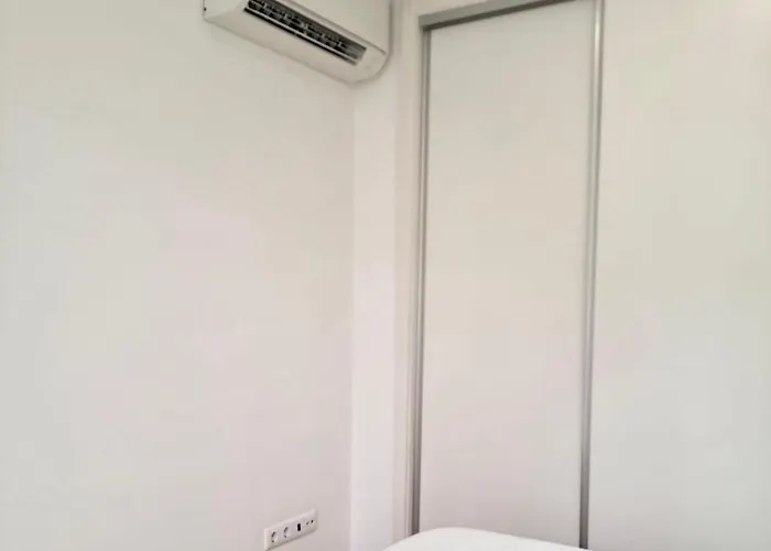 Downtown 44 * Πόντα Ντελγκάντα